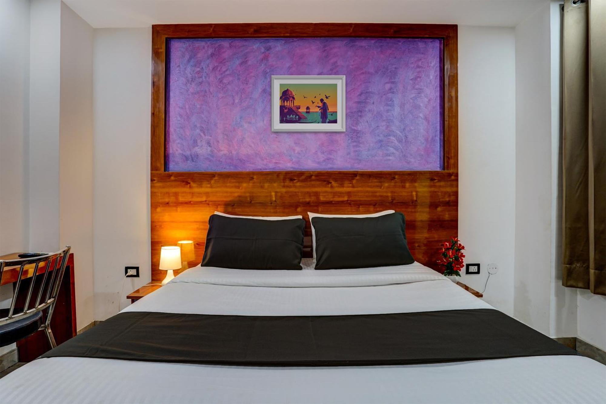 Hotel Hight Krone A Family Hotel Near Igi Airport Delhi ニューデリー エクステリア 写真
