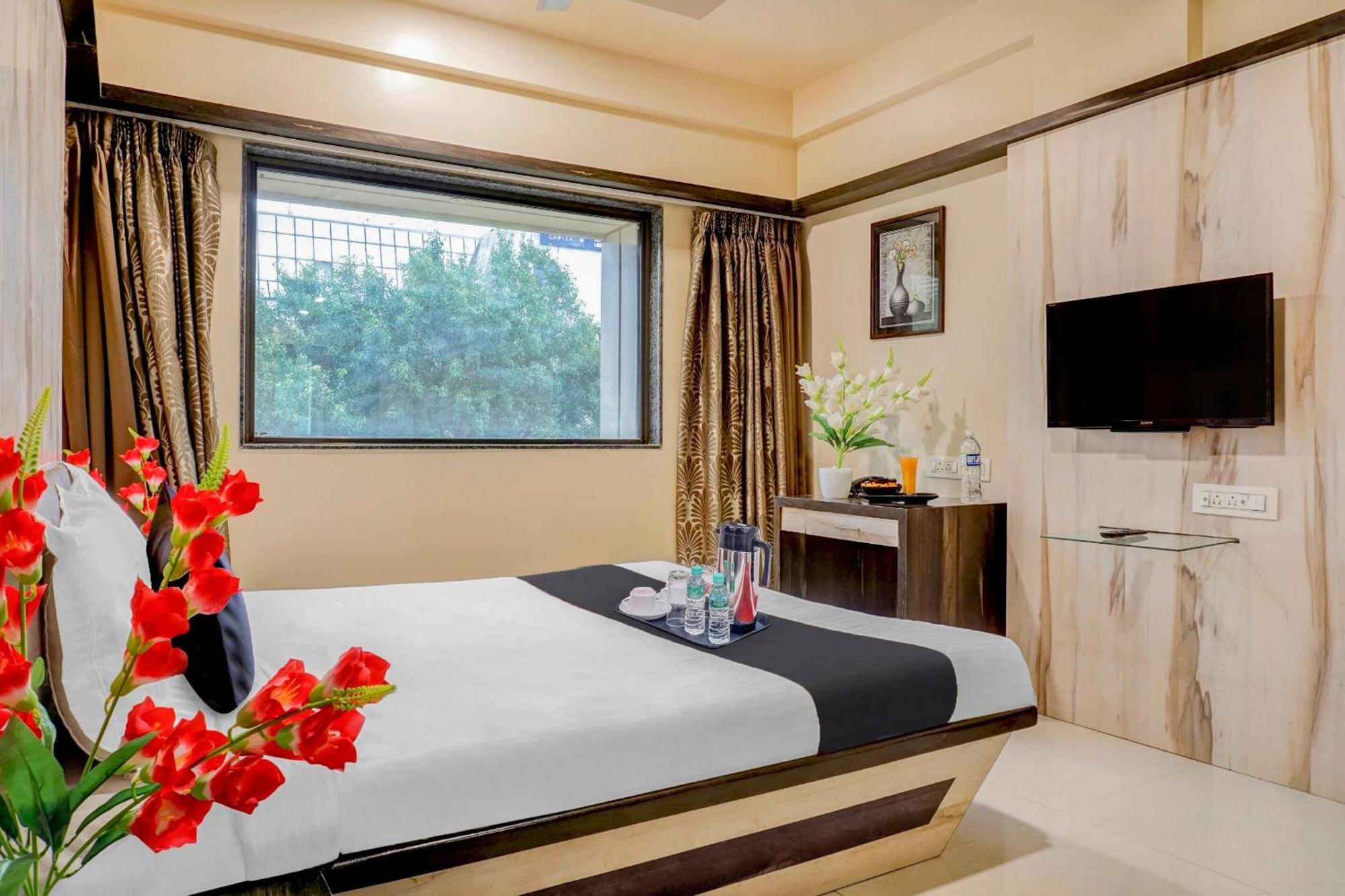 Hotel Hight Krone A Family Hotel Near Igi Airport Delhi ニューデリー エクステリア 写真